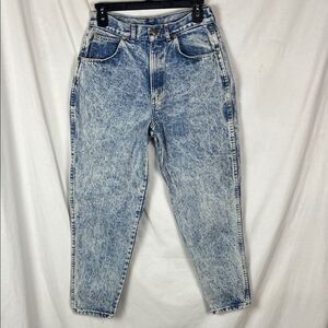 Vintage 1980s Chic Acid Wash Tapered Leg Mom Jeans